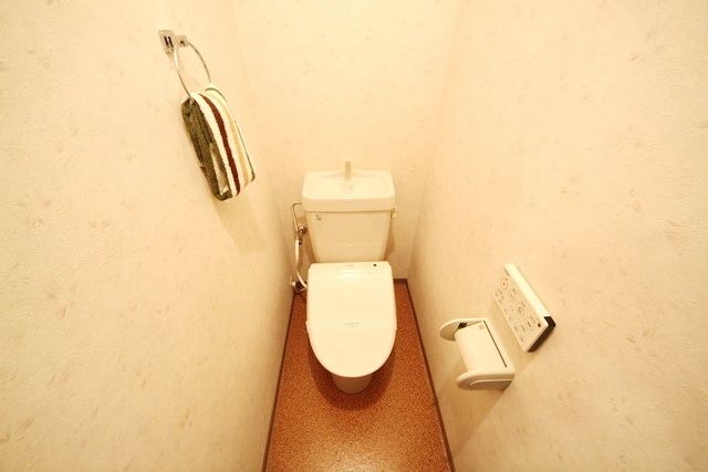 トイレ　家具や小物等は付属いたしません。