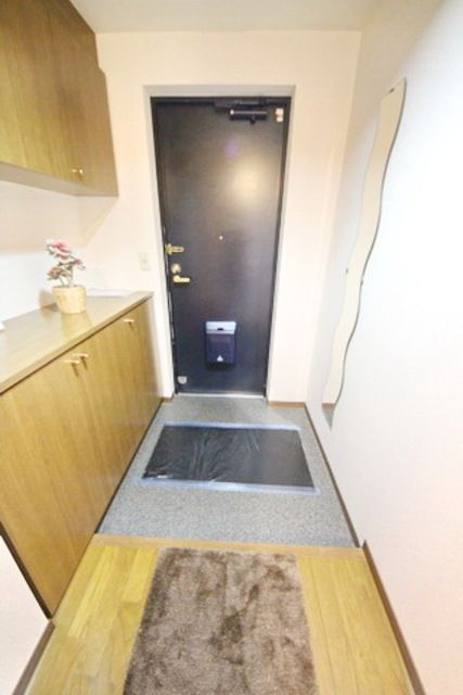 玄関　家具や小物等は付属いたしません。