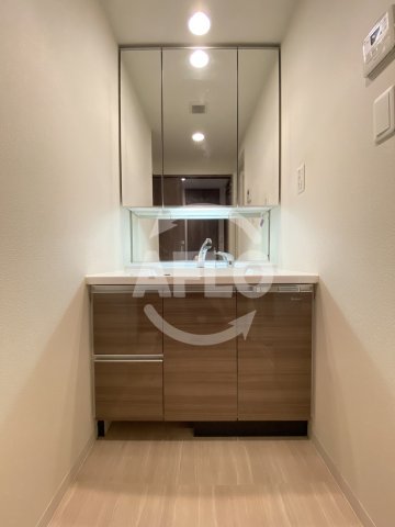 洗面設備　プレサンス新町ウィズジョイ　独立洗面台