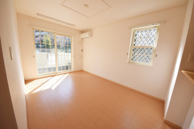 居室・リビング　☆光の入る明るいリビング☆別部屋参照☆