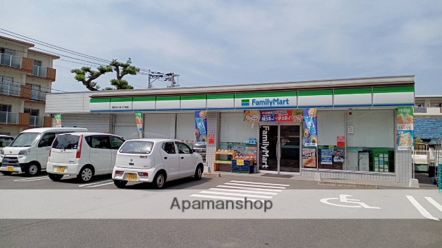 コンビニ　ファミリーマート春日桜ヶ丘八丁目店（コンビニ）まで320m