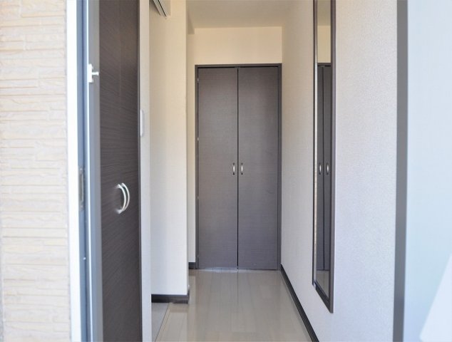 玄関　広々玄関