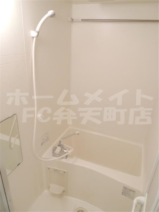 バス・シャワールーム　ゆったり過ごせるお風呂です