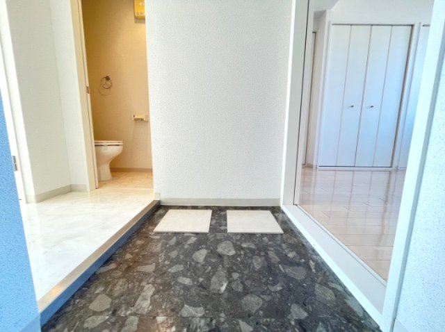 玄関　詳細は、RISUMO江坂本店までお問合せください♪