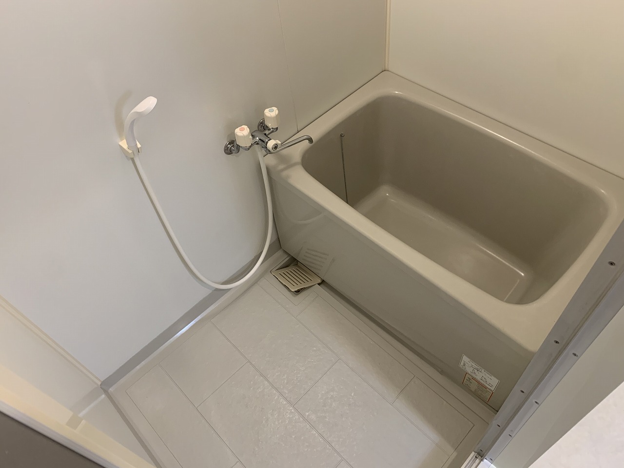 バス・シャワールーム　お風呂です