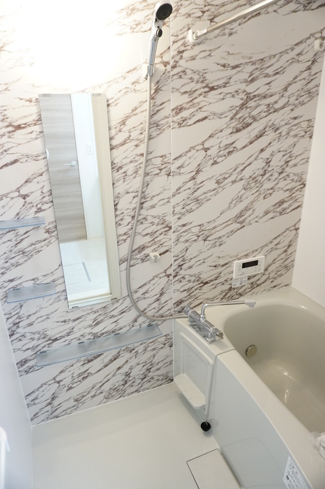 バス・シャワールーム　浴室(追焚機能付き)