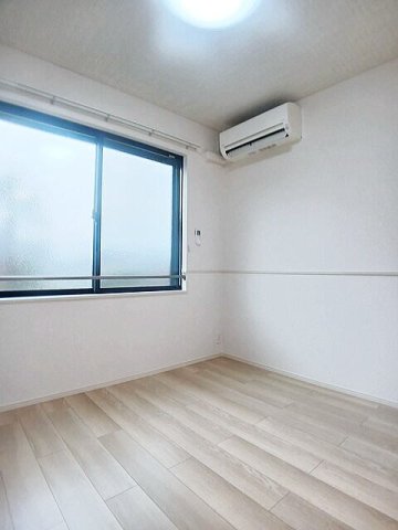 その他部屋・スペース　エアコン付きの寝室です☆