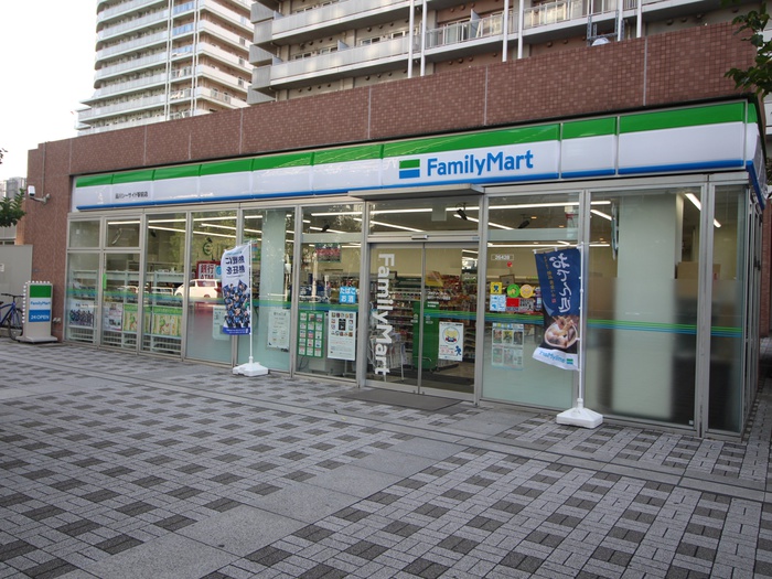 コンビニ　ファミリーマート 品川シーサイド駅前店（コンビニ）まで53m