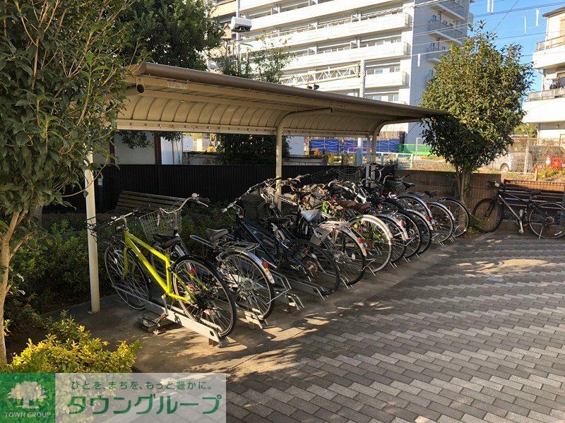その他　屋根付き駐輪場