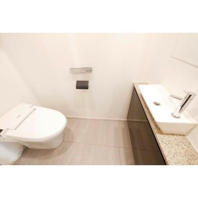 トイレ　落ち着いたトイレです