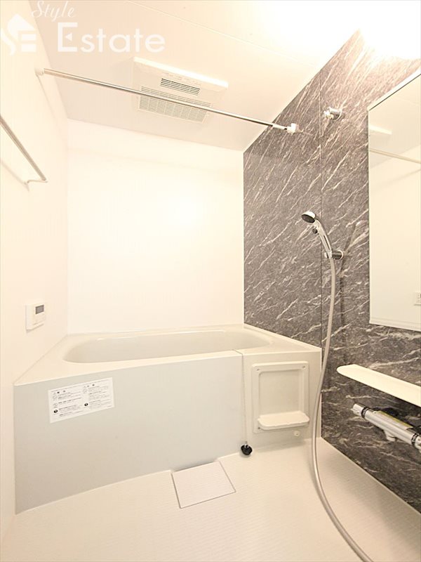バス・シャワールーム　バスルーム