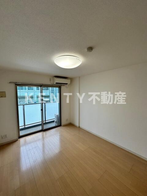 居室・リビング　ゆったり過ごせる居間です