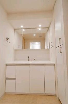 洗面設備　参考写真（同建物）