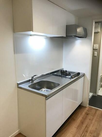 キッチン　※別号室の写真のため現況と少し異なります