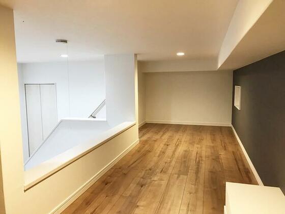 居室・リビング　※別号室の写真のため現況と少し異なります