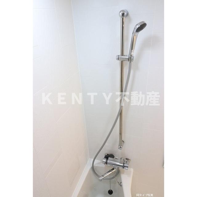 バス・シャワールーム　コンパクトで使いやすいお風呂です