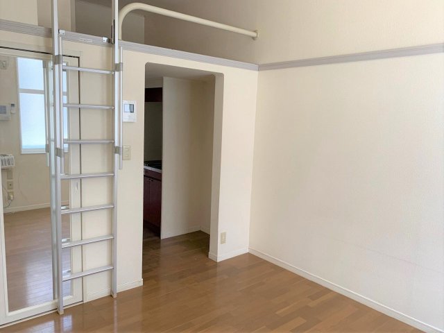 居室・リビング　※同タイプのお部屋の写真です（1階フローリング）