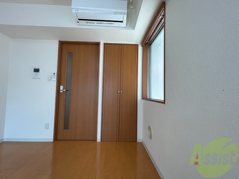 収納　クローゼットがるので収納に困らないですね。