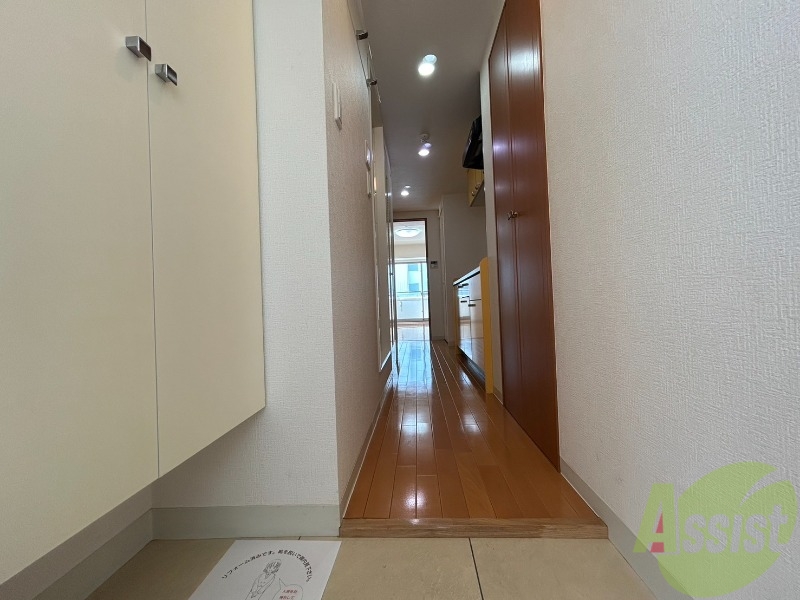 玄関　玄関は広々としていて使いやすそうな印象ですね。