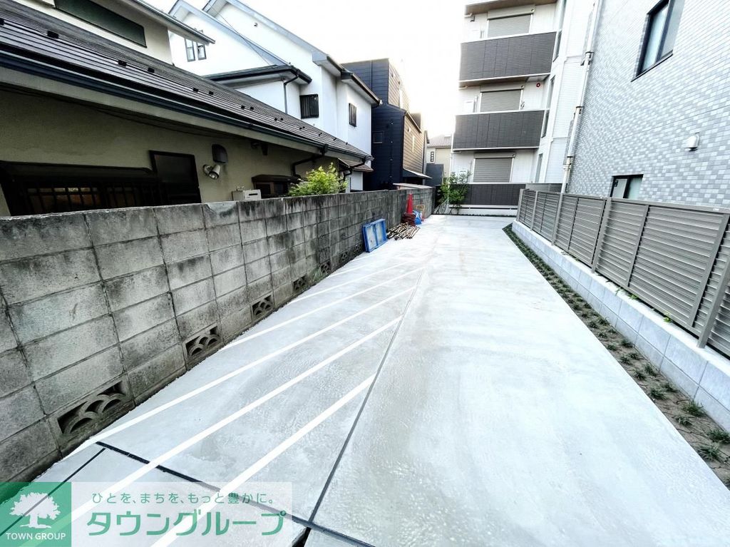 駐車場　駐車場