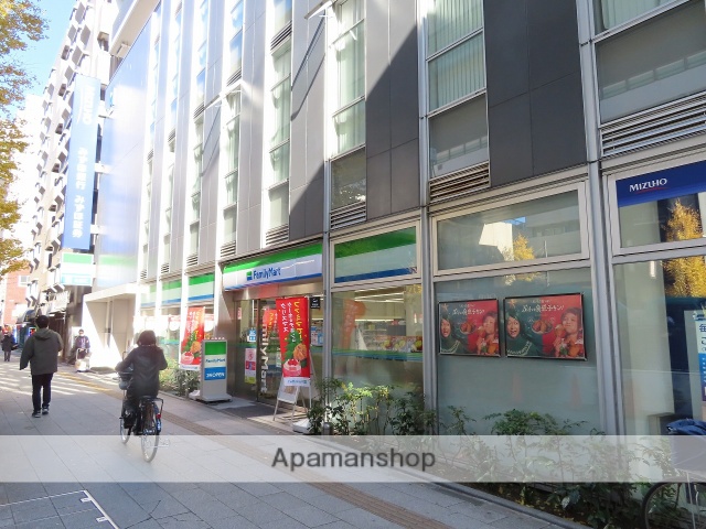 コンビニ　ファミリーマート板橋本町駅北店（コンビニ）まで776m