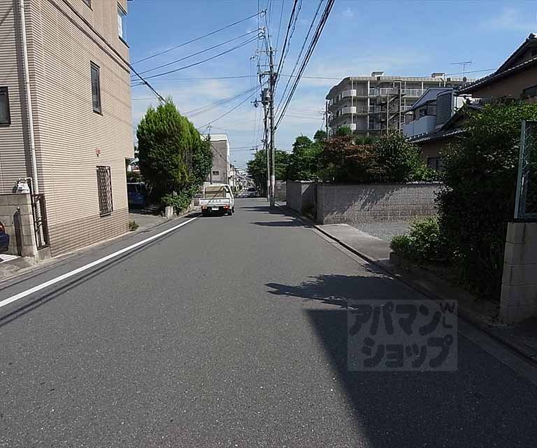 その他　前面道路です。