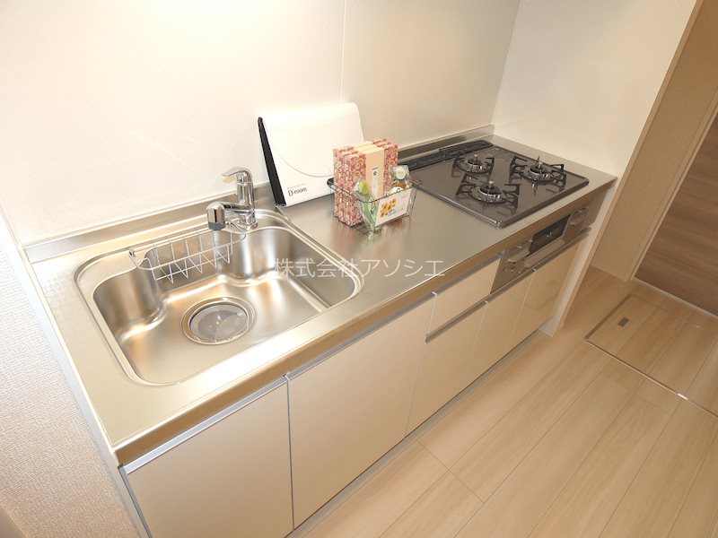 キッチン　3口ガスコンロ