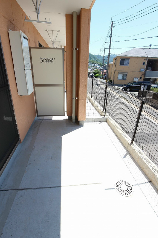 バルコニー　１階は専用庭付きです