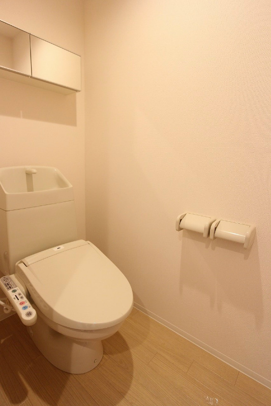 トイレ　ウォシュレット付