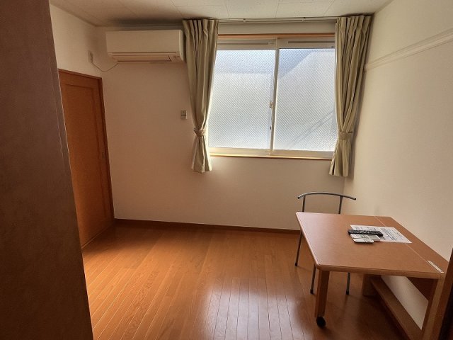 居室・リビング　2階は絨毯仕様です。