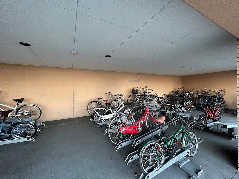 駐車場　屋内駐輪場