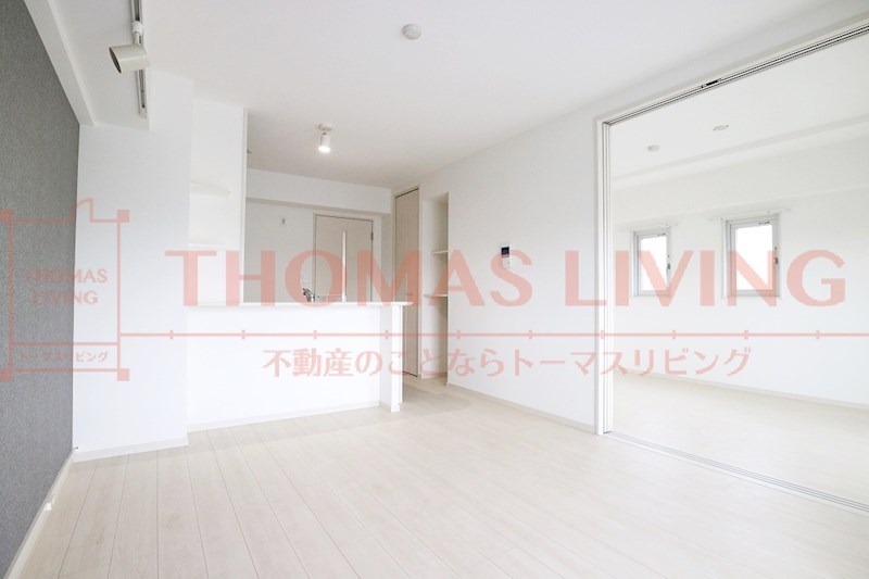 居室・リビング　リビングにはエアコン1基付き