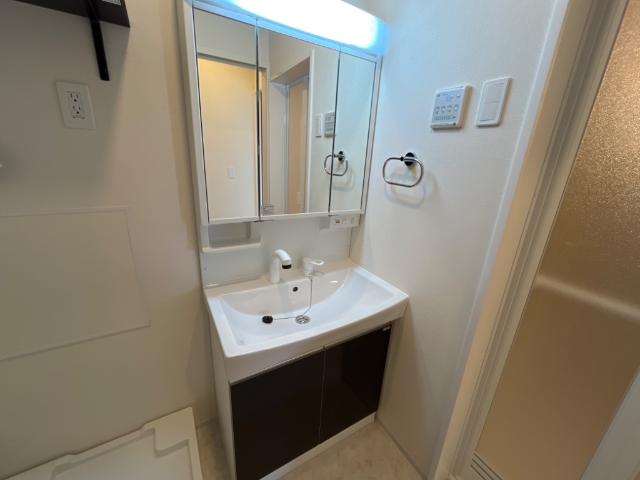 洗面設備　洗髪洗面化粧台