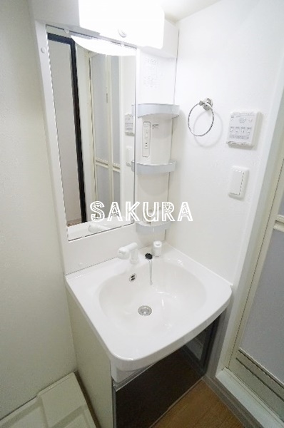 洗面設備　身支度に欠かせない独立洗面台♪