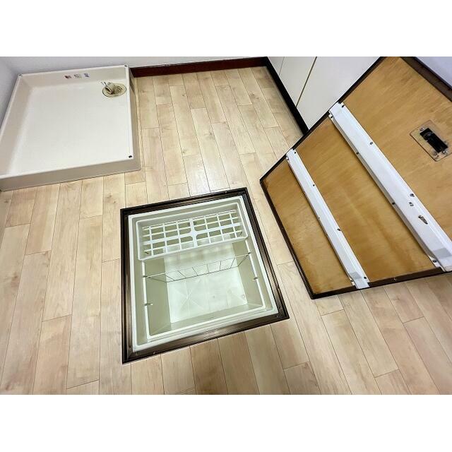 収納　床下収納