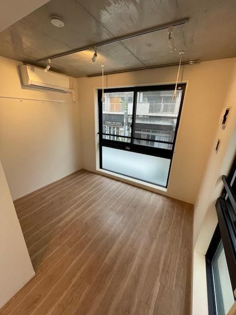 居室・リビング　別号室参考写真