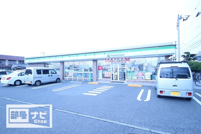 コンビニ　ファミリーマート東石井店（コンビニ）まで850m