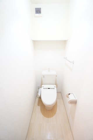 トイレ　※同物件・反転タイプの写真です。