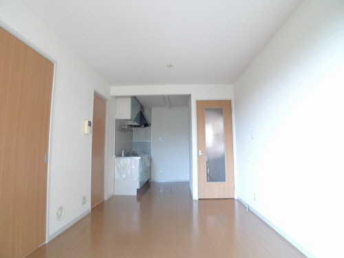 居室・リビング　リフォーム中の為、同物件別室写真