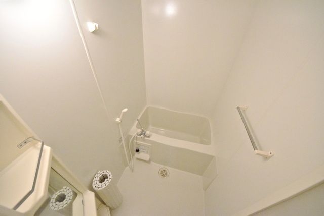 バス・シャワールーム　きれいなバスルーム