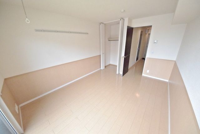 居室・リビング　広々とした居室