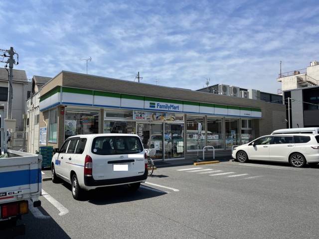 コンビニ　ファミリーマート（コンビニ）まで348m