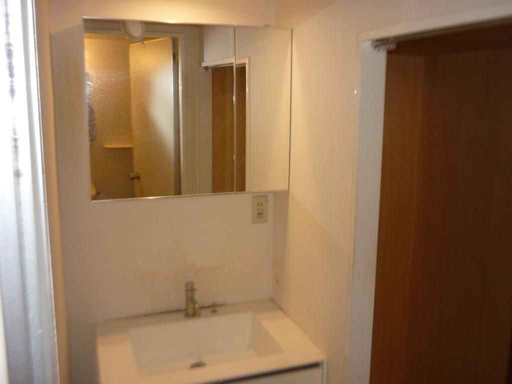 洗面設備　使いやすい洗面所です