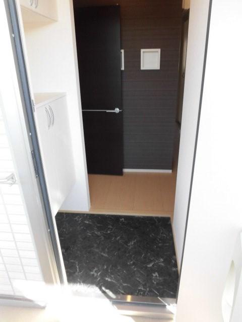 玄関　※同物件別号室参考写真