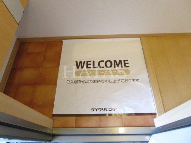 玄関　同物件別部屋です。