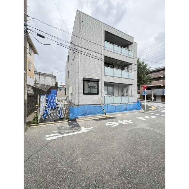 建物外観　※建築中