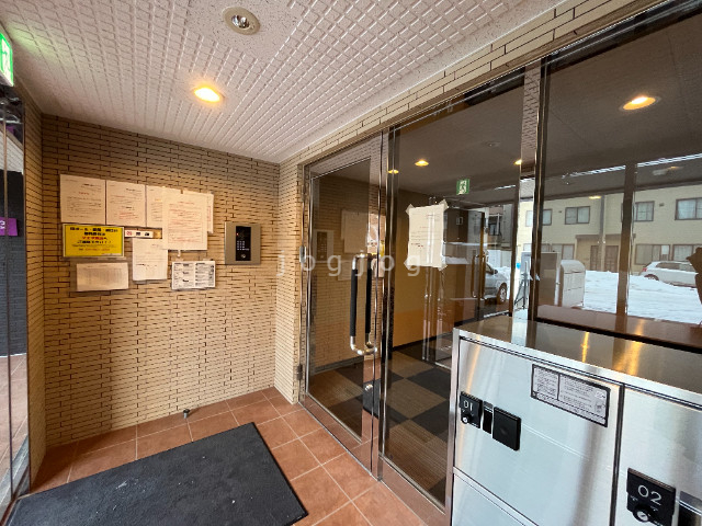 エントランス　オートロック、宅配ボックス有