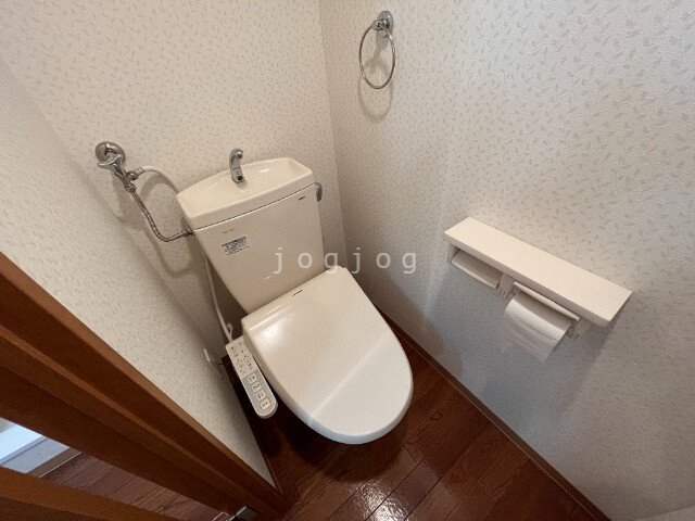 トイレ　温水洗浄便座付き