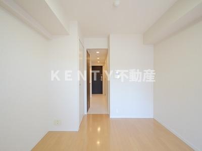 その他部屋・スペース　広くて明るい寝室