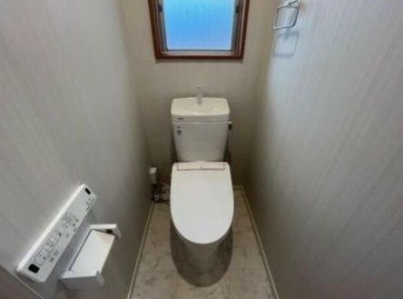 トイレ　別タイプ部屋　参考写真です